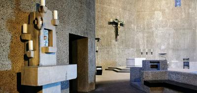 Innenansicht links vom Altar