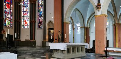 Altarbereich St. Suitbertus