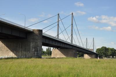 Theodor-Heuss-Brücke Düsseldorf