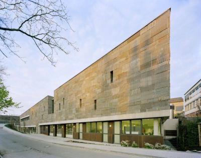 Straßenfront Technikerhaus Oberberg