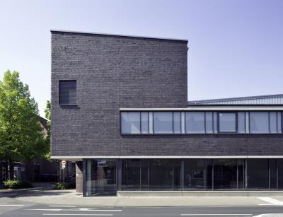 Straßenfront entlang der Antonistraße