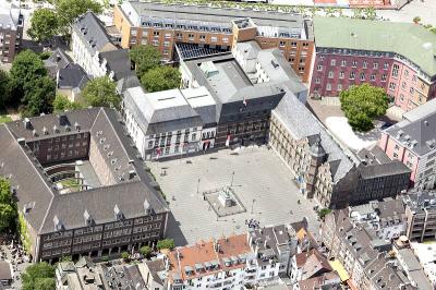 Luftbild Marktplatz Düsseldorf mit Altem Rathaus