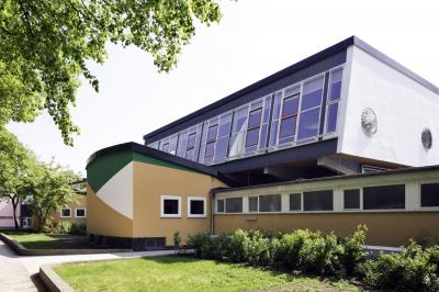 Außenansicht Geschwister-Scholl-Gesamtschule nach der Sanierung