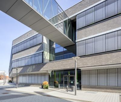 Eingang Fakultätsgebäude