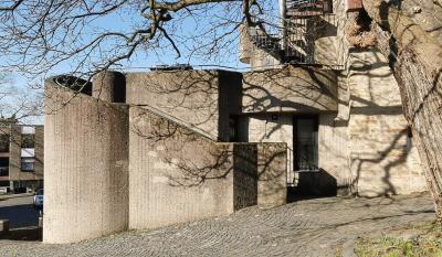 Plastisch geformter Treppenaufgang