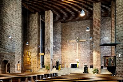 Altarbereich der Pfarrkirche Christus König