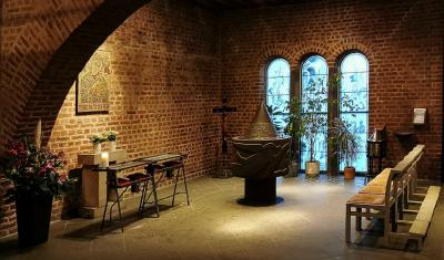 Kapelle zwischen den Wandpfeilern