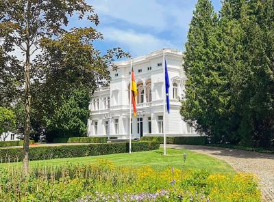 Blick auf die Südwestfassade der Villa Hammerschmidt