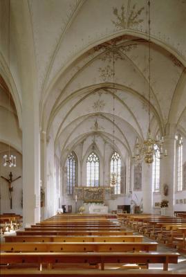 Innenansicht mit Blick in den Chor 