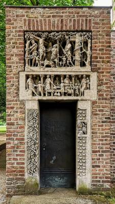 Seitenportal von Elmar Hillebrand, Neu St. Alban Köln
