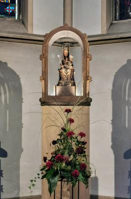 Gnadenbild Madonna mit Christuskind aus dem 13. Jh. in der Seitenkapelle