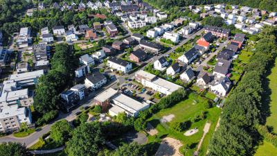 Luftbild des Gebäudeensembles