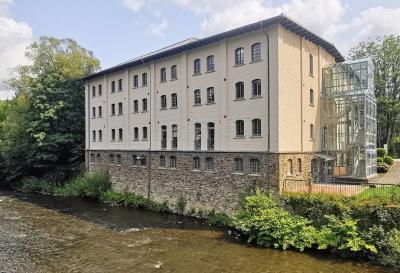 Neues Baumwolllager