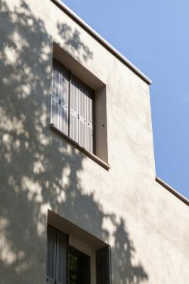 Fassadendetail mit Fensterladen
