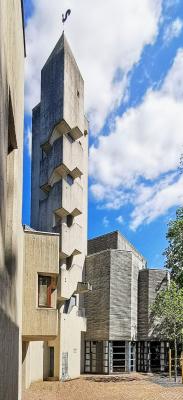 Heilig Geist Kirche Erkrath mit Glockenturm