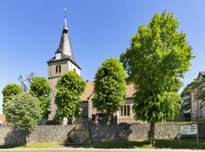 Südansicht mit Kirchwall