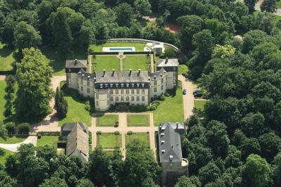 Luftbild von Schloss Fürstenberg