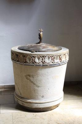 Taufstein aus der ersten Hälfte des 13. Jahrhunderts