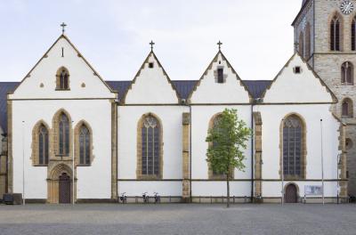 Nördliche Giebelansicht der Seitenschiffe und Querhaus