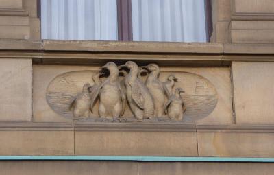 Relief an der Fassade des Museums