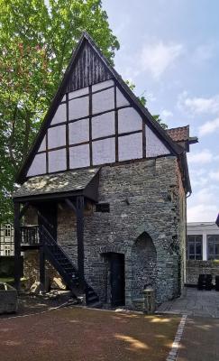 Romanisches Haus am Burghof