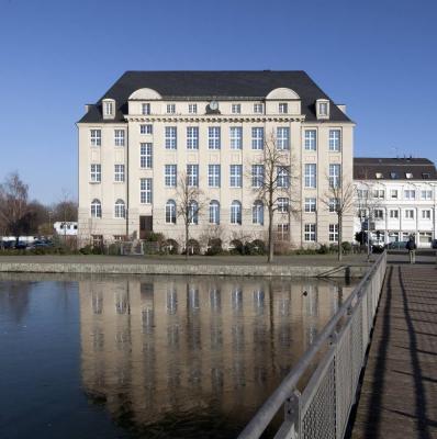 frontaler Blick auf die Fassade des heutigen Arbeitsgerichts Gelsenkirchen