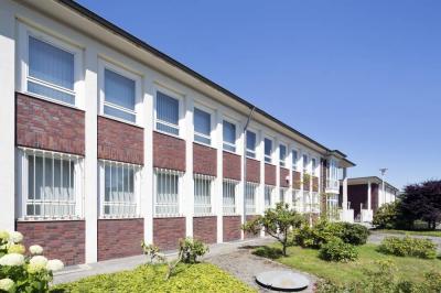 Blick auf die Fassade des Verwaltungsgebäudes