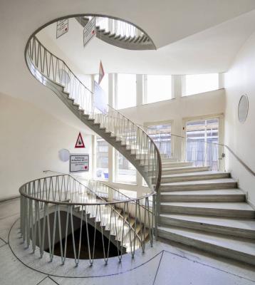 Blick in das Treppenhaus des Verwaltungsgebäudes der Thyssen Draht AG