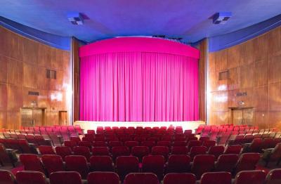 Blick auf die Kinoleinwand in der Schauburg