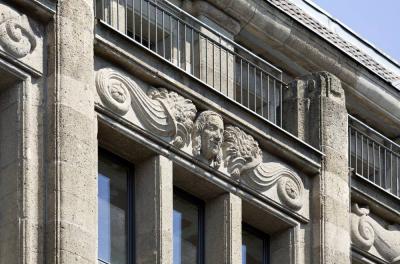 Relief im Obergeschoss des WEKA-Karrees