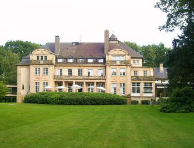 Ehem. Evangelische Akademie, Gartenseite