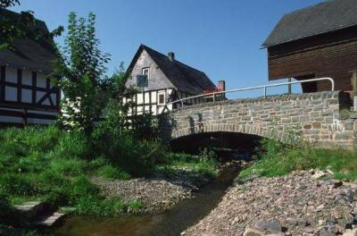 Rundbogenbrücke an der Brückenstraße