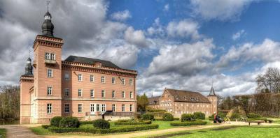 Blick auf das Herrenhaus und die barocke Vorburg