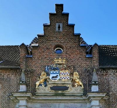 Wappen am Torhaus der Vorburg