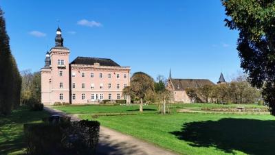 Schlosspark und Schloss Gracht