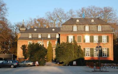 Hofseite von Schloss Gymnich