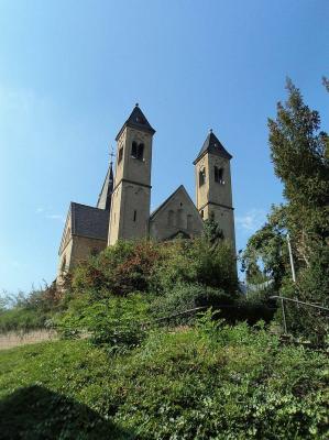 Westansicht der Kirche
