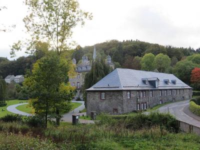 Schloss Gimborn, Wirtschaftsgebäude