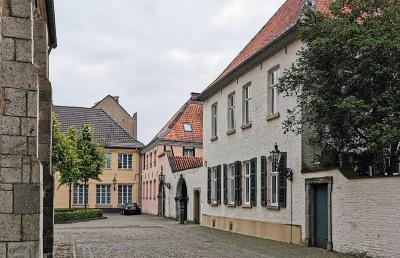 Gebäude am Suitbertus-Stiftsplatz