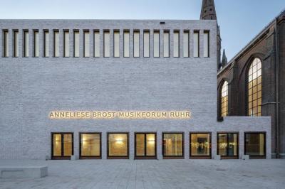 Anneliese Brost Musikforum Ruhr, Eingangsfront