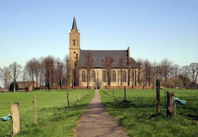Evangelische Elisabethkirche Louisendorf, Zugangsweg