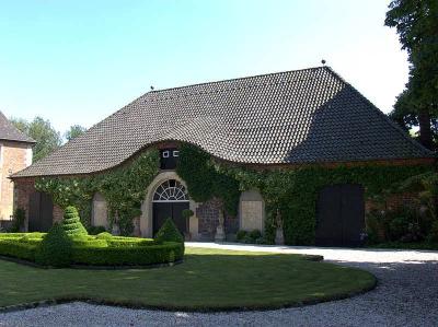 Schloss Sandfort, Wirtschaftsgebäude