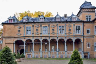 Schloss Rheydt, Herrenhaus Hofseite mit Loggia