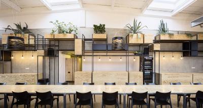 DEINspeisesalon, Einbaumöbel, umgebauter Innenraum