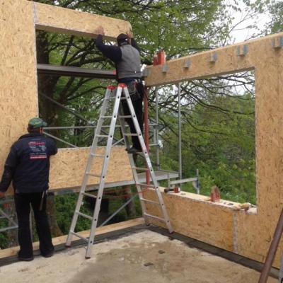 Montage der Holzrahmen in nur zwei Arbeitstagen