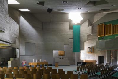Innenansicht mit Blick zum Altar