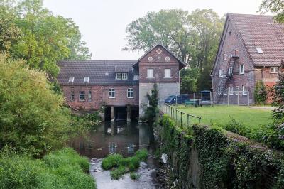 Wassermühle mit Kleuterbach am Schloss Buldern