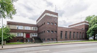 Straßenansicht der Karl-Lehr-Realschule