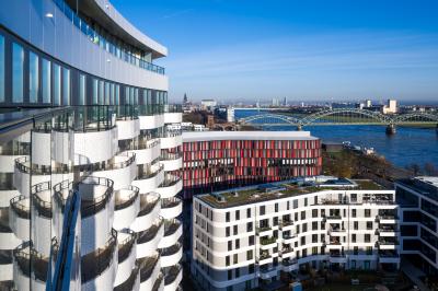 Ausblick Rheinseite in Richtung Innenstadt