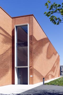 Fassade mit Eingangsbereich